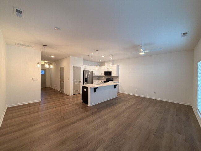1 N Lenny Dr