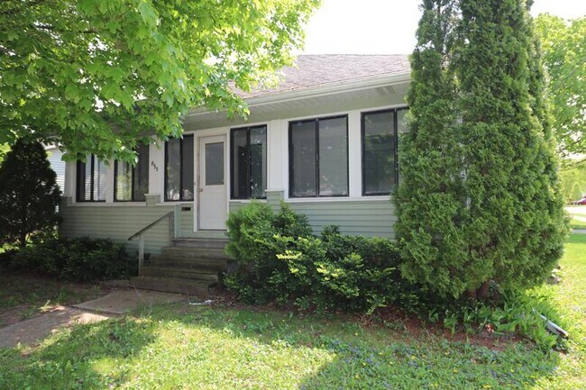 Photo - 855 Langlade Ave Casa