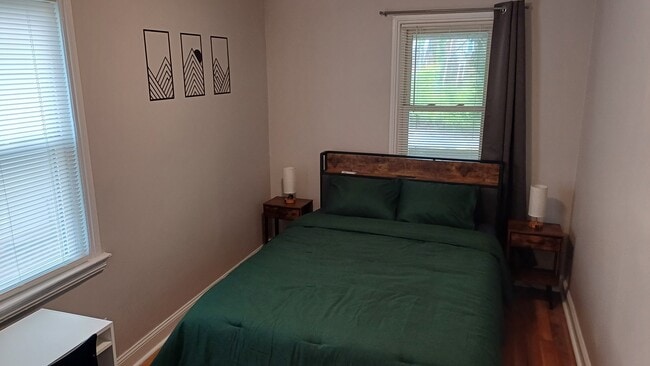 Photo - 4221 Grant St NE