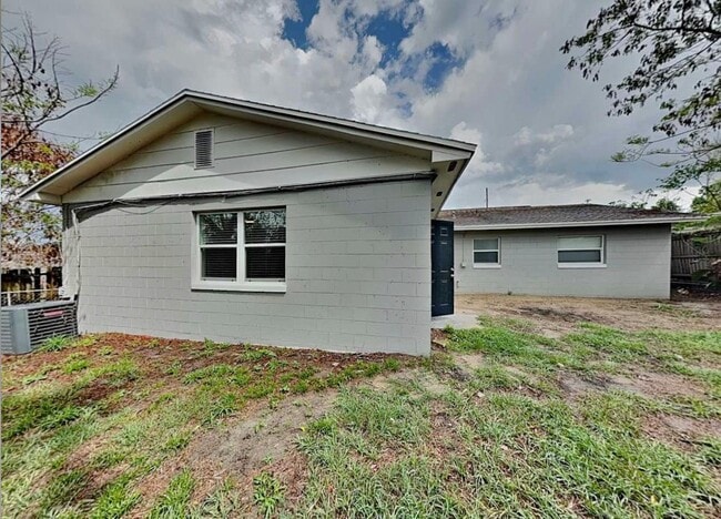 Photo - 1720 Newton St