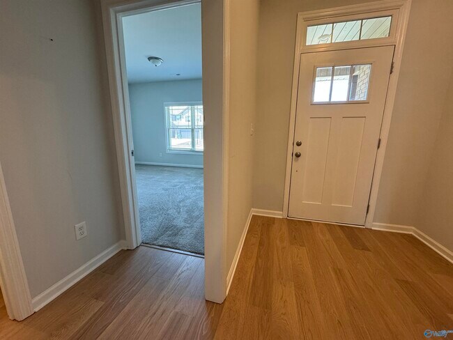 Photo - 214 Portrait St