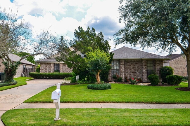 Photo - Echo Ridge, Sugar Land, TX 77478 - 3 BR 2 BA single-family home