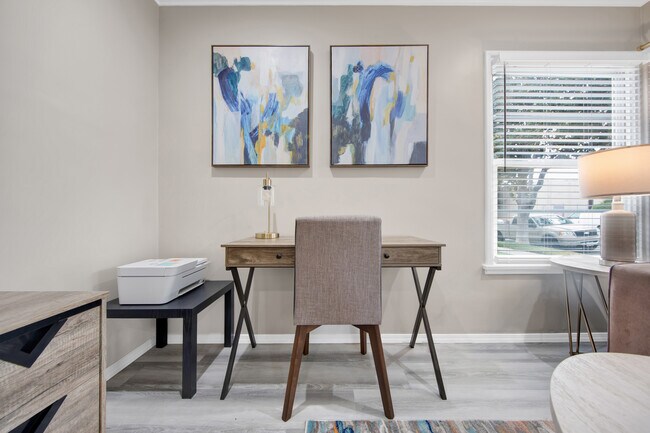 Photo - 210 W Elk Ave Unidad # 1