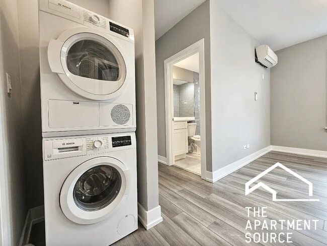 Photo - 3953 N Janssen Ave