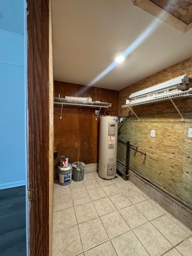 Photo - 1905 Charlton Dr