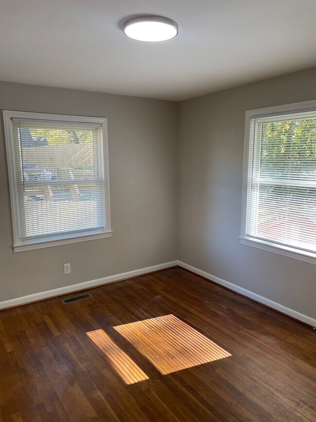 Photo - 10 W Twenty-Eighth St