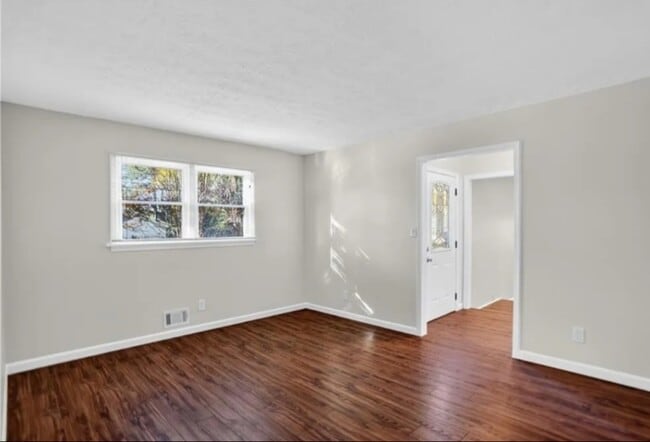 Photo - 170 Shiloh Run NW