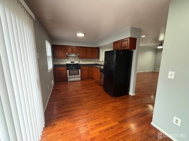 Photo - 577 Berlant Ave