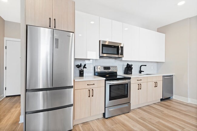 325 N 40th St