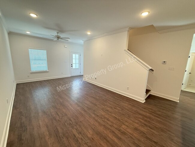 Photo - 616 Cottage Grv Cir