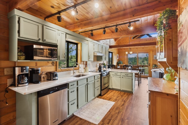 Building Photo - 168 Carpenter Ln