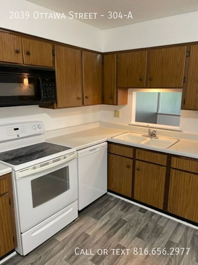 Building Photo - 2039 Ottawa St Unit 304-A Rental