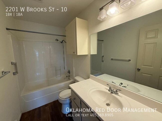 Photo - 2201 W Brooks St Unit 10