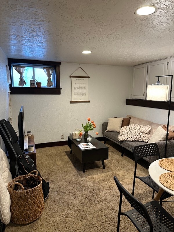 Building Photo - 782 W 100 S