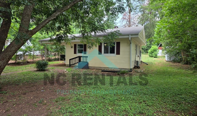 Building Photo - 3211 Donnell St