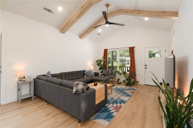 Photo - 87 Leicester Dr