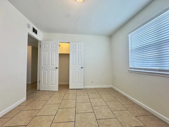 Photo - 501 W Louisiana Ave Unit 106