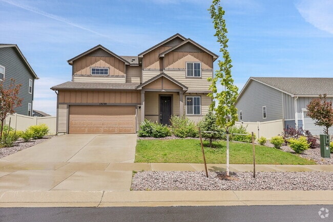 Building Photo - $2,795 - 3 Bed, 2.5 Bath Home with Fenced ...