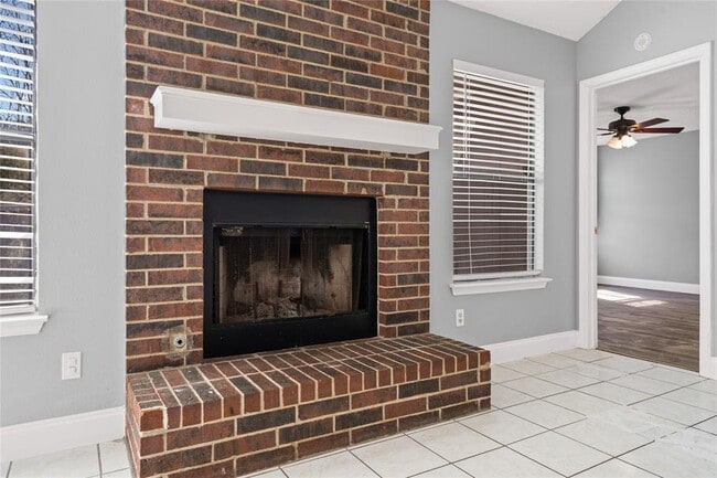 Photo - 16207 Parkway Dr