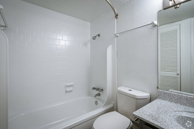 1BR, 1BA - 621SF - The Ivy at the Galleria