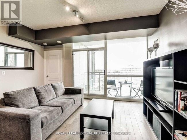 Photo - 220 Burnhamthorpe Rd W Unit 1002