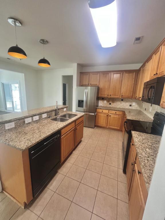 Photo - 425 Tiburon Dr