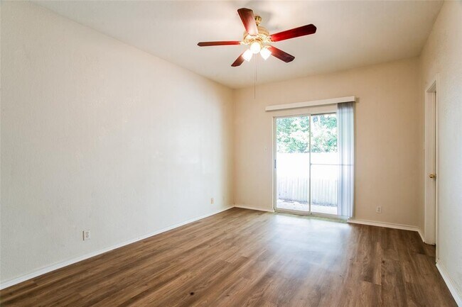 Photo - 1705 Constantino Cir