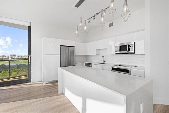 Photo - 101 Diplomat Pkwy Unit 1211