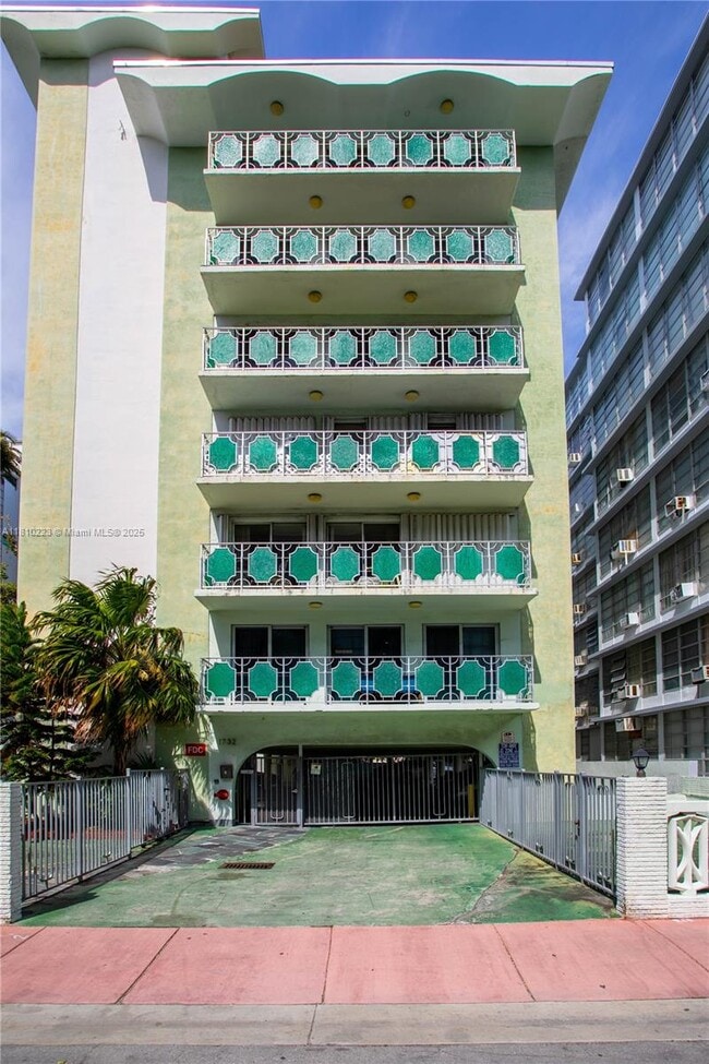 Photo - 1732 Meridian Ave Condo Unit 202