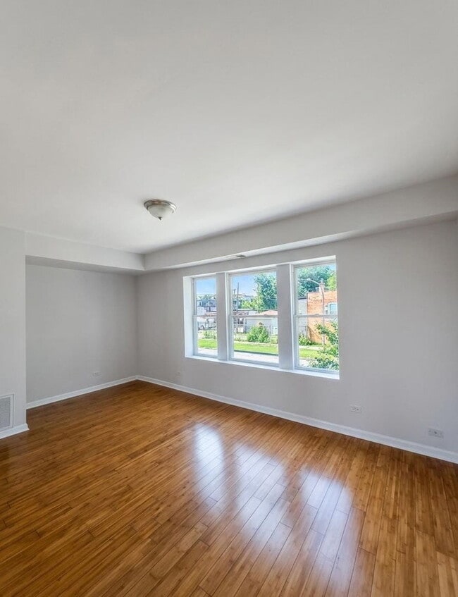 Photo - 3939 W Iowa St Unit 1W