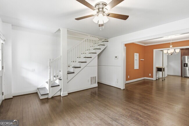 Photo - 1669 Emerald Ave SW