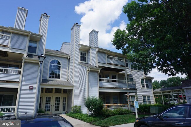 Building Photo - 202 Salem Ct Unit 12-12 Rental