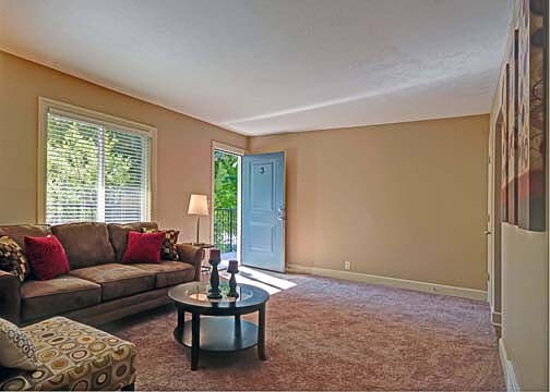 1 Bedroom Slip-In - Auburn