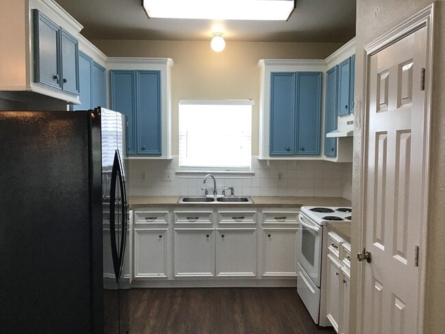 Photo - 13470 Miller Ln