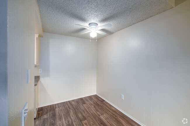 1BR, 1BA - 500SF - Dining Room