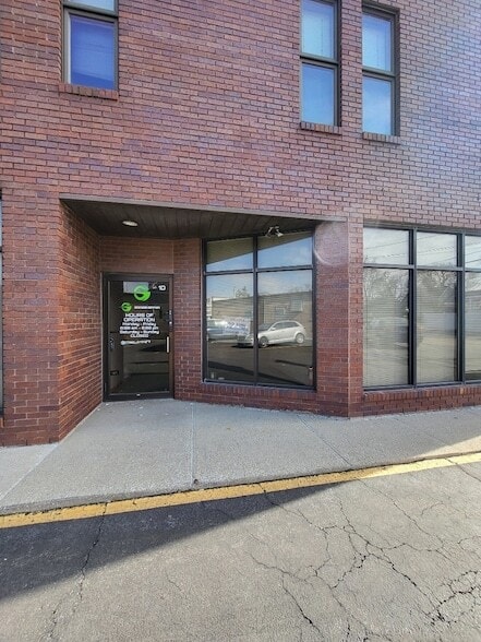 Photo - 7851 Ogden Ave