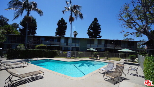 Building Photo - 3330 S Sepulveda Blvd Rental