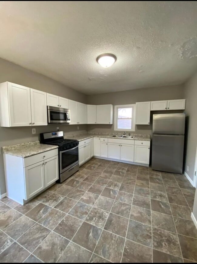 Photo - 505 Beaumont St