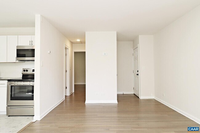Building Photo - 616 Rockcreek Rd Unit B Rental