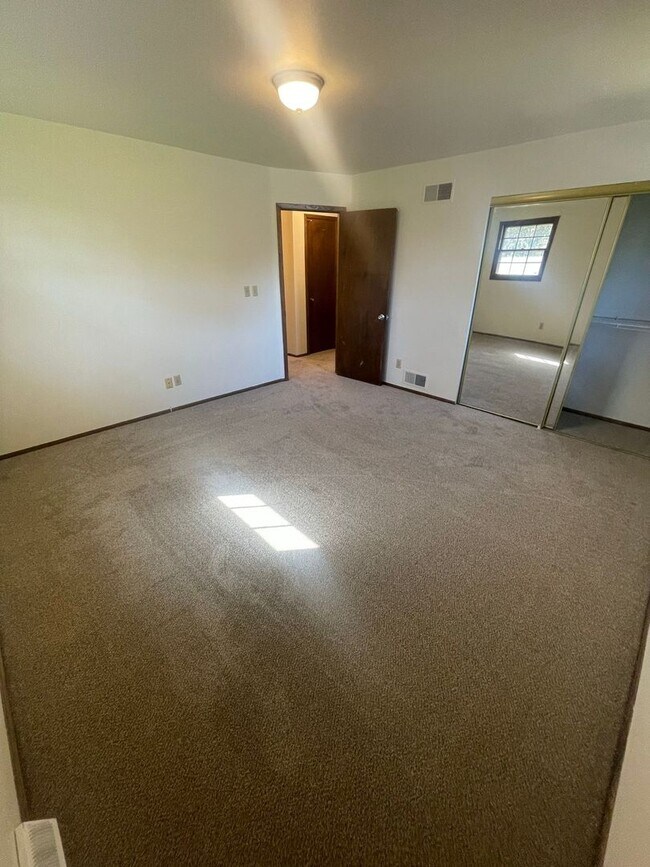 Photo - 2023-2025 Kilps Dr. (Duplex) Unit 2023