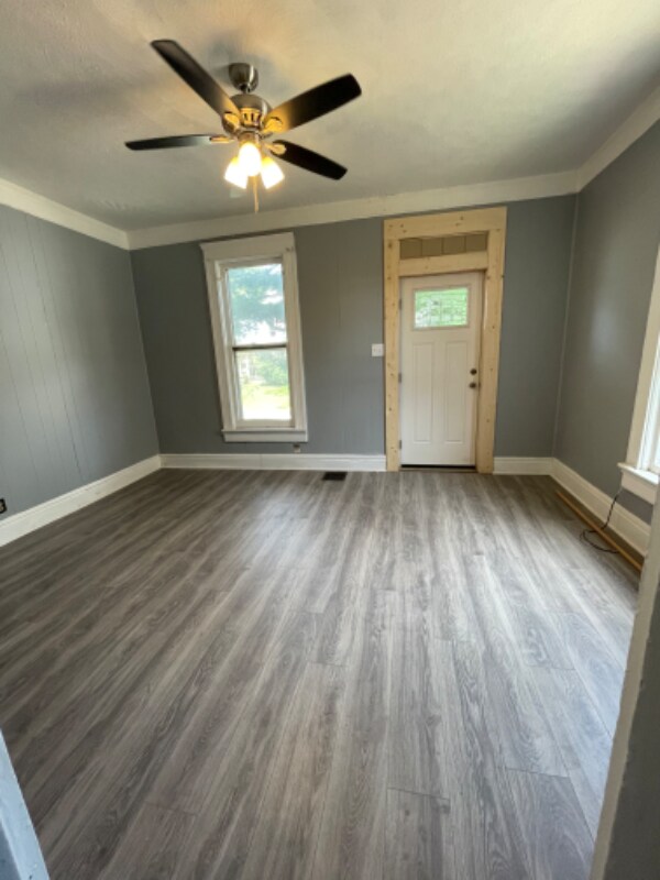 Photo - 305 Locust St