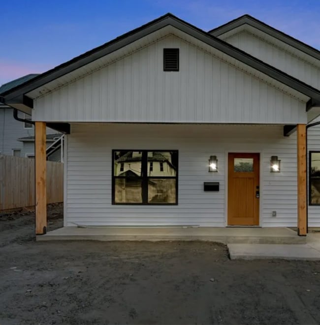 Photo - 627 Prescott Ave