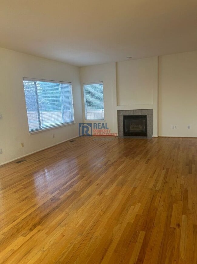 Photo - 9044 Edgewood St