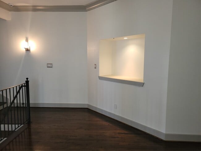 Building Photo - 4914 Rose St