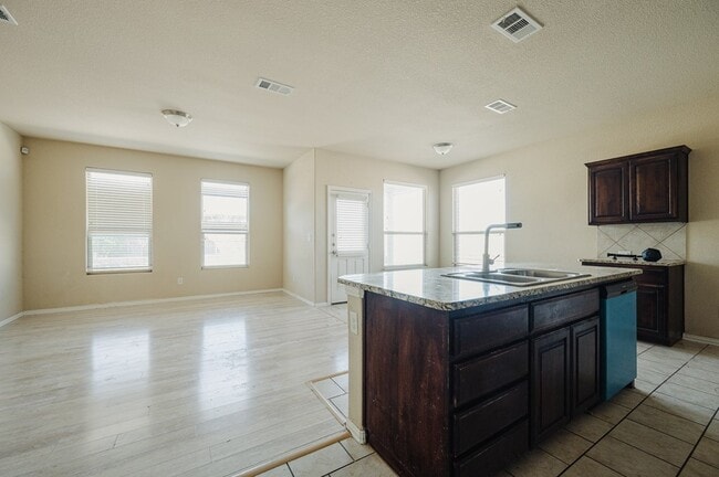 Photo - 6919 Kate Reed Dr