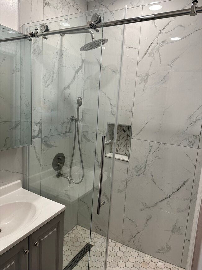 Building Photo - 7419 64th Ln Unit 1