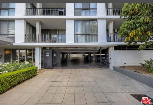 Building Photo - 601 E Del Mar Blvd Unit 306 Rental