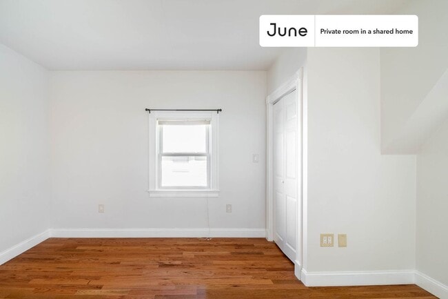 Photo - Room in Shared 7 bed/2 bath home Unit F