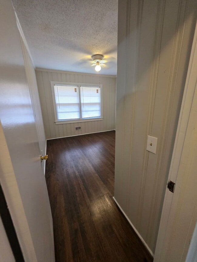 Photo - 107 Creek Dr