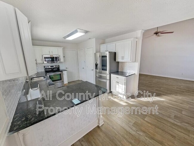 Photo - 1945 Stoney Meadow Dr